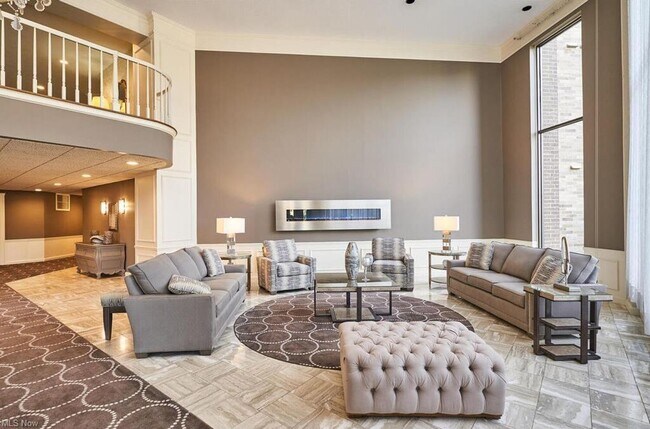 Building Photo - 612 Acacia Cir