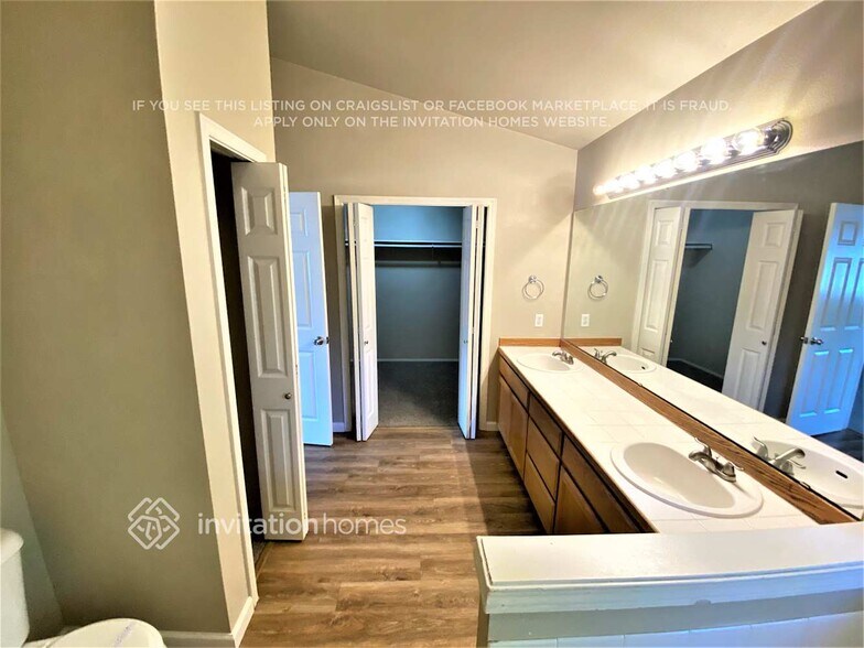 Building Photo - 1601 58th Ave Ct N E