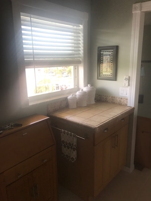 Building Photo - 2515 NE 1st Ct