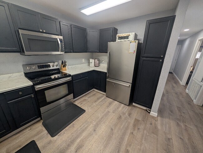 Building Photo - 1303 Colby Ave