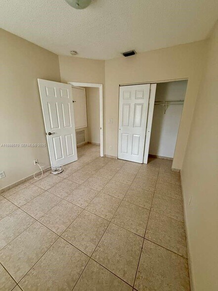 Building Photo - 16111 Emerald Cove Rd