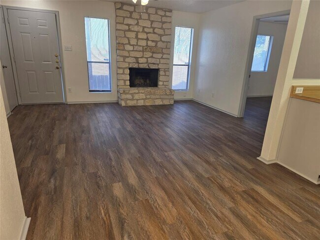 Building Photo - 1735 Horseshoe Cir