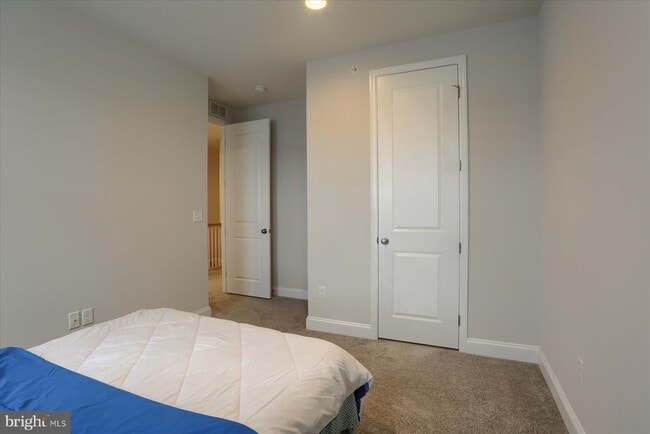 Building Photo - 3219 Wayland Rd