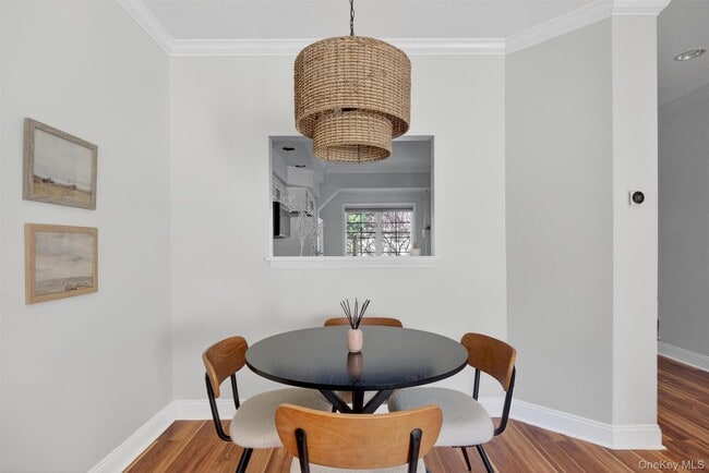 Building Photo - 90 Roundtree Ct