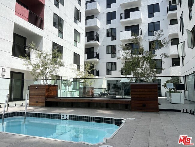 Building Photo - 1234 Wilshire Blvd
