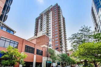 Building Photo - 2BD/2BTH PENTHOUSE  WITH PRIVATE TERRACE I...
