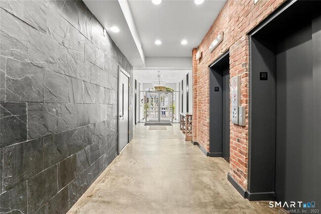 Building Photo - 881 Lafayette Blvd