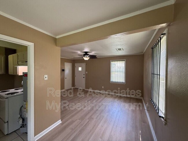 Building Photo - 3209 Winslow Rd