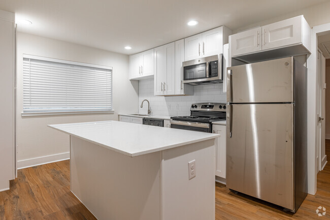 1BR, 1BA - Kitchen - Gaston Corners