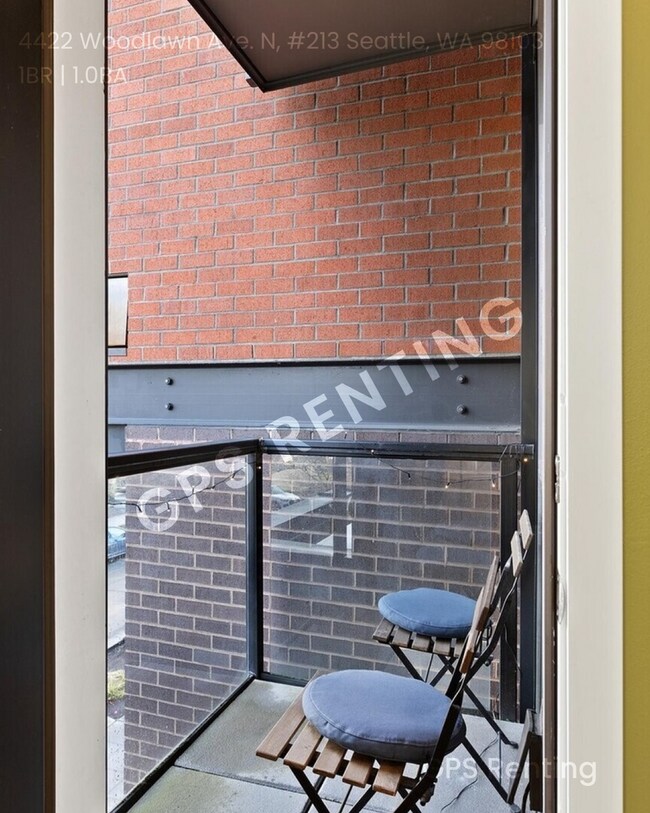 Building Photo - 4422 Woodlawn Ave N