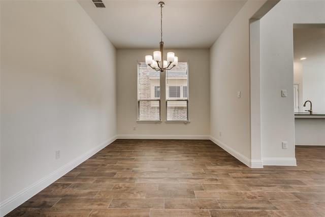 Building Photo - 617 Montrose Dr