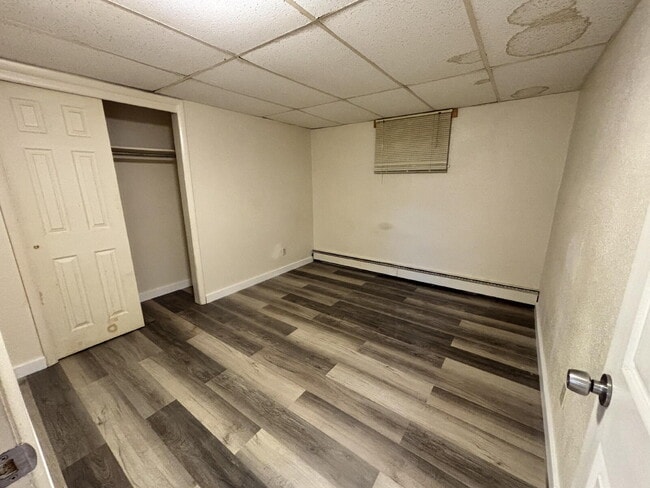 Building Photo - 370 S Wagon Wheel Dr