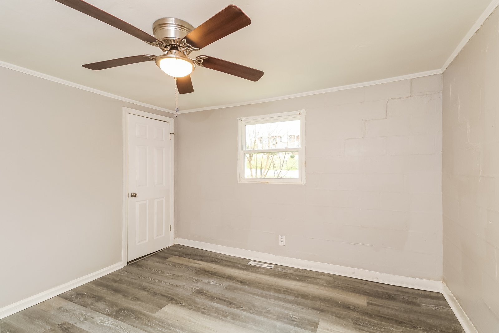 Building Photo - 324 Adams Ave