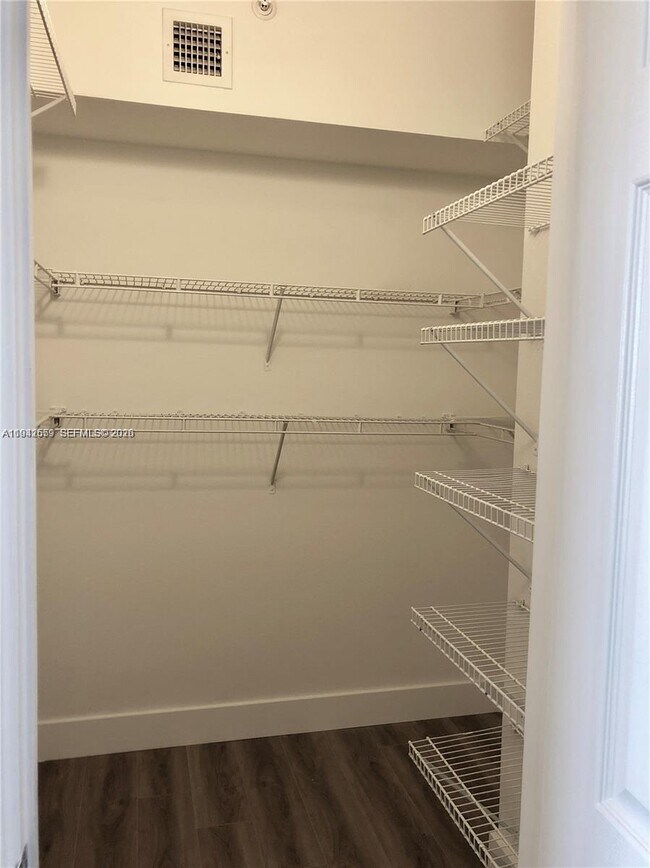 Building Photo - 230 SW 117th Terrace