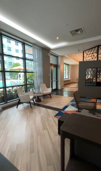 Building Photo - 2164 NE 167th St