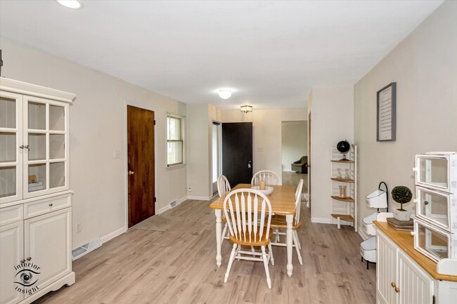 Building Photo - 18 Laurel Ln