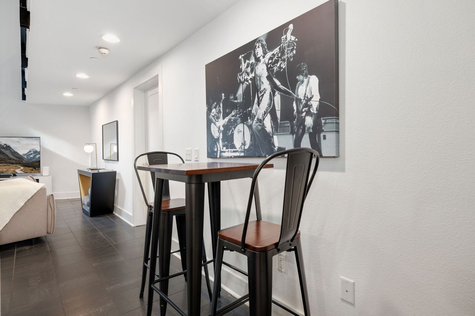 Building Photo - 329 N West Ave