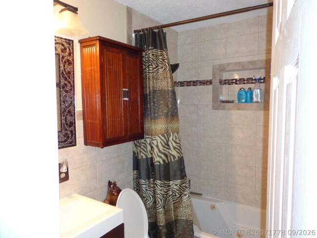Building Photo - 11751 Oleander Dr