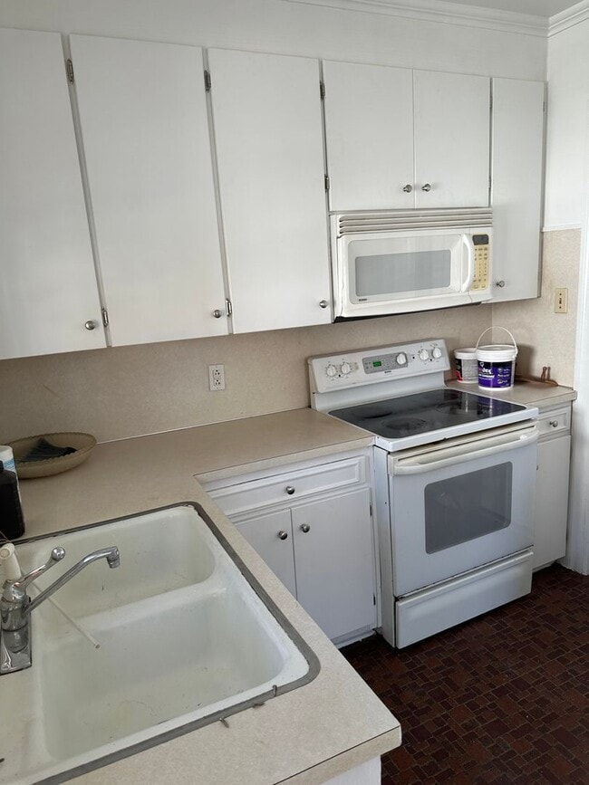 Building Photo - 1602 W Washington Ave