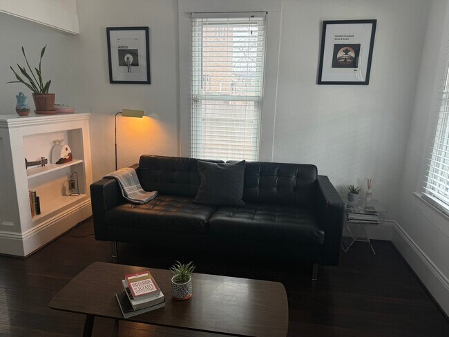 Building Photo - 5006 Hardy St