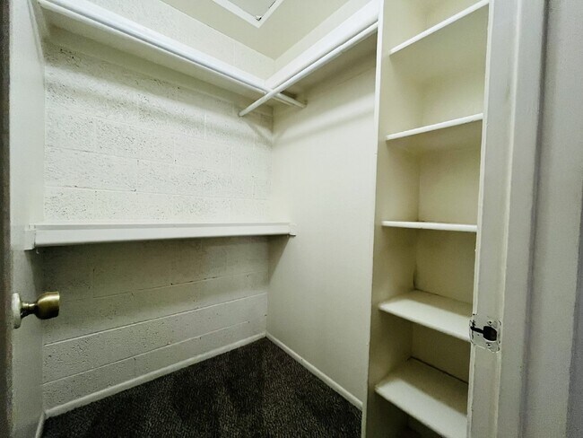 Building Photo - Charming 2-Bedroom, 2-Bathroom Condo for Rent in Maryvale!