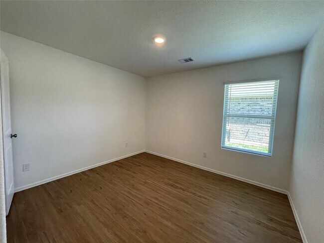 Building Photo - 3411 Golden Amber Ct