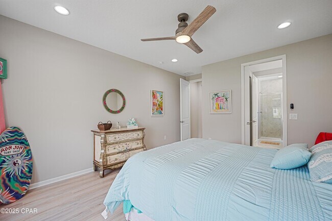 Building Photo - 9431 Paradise Dr