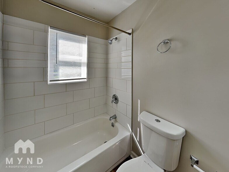 Building Photo - 3400 1st Ave