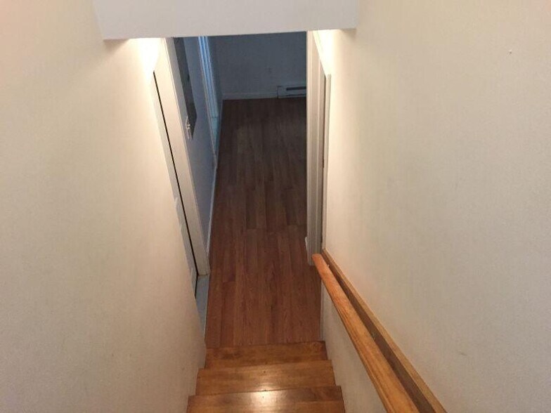 Primary Photo - 9 Vineland St