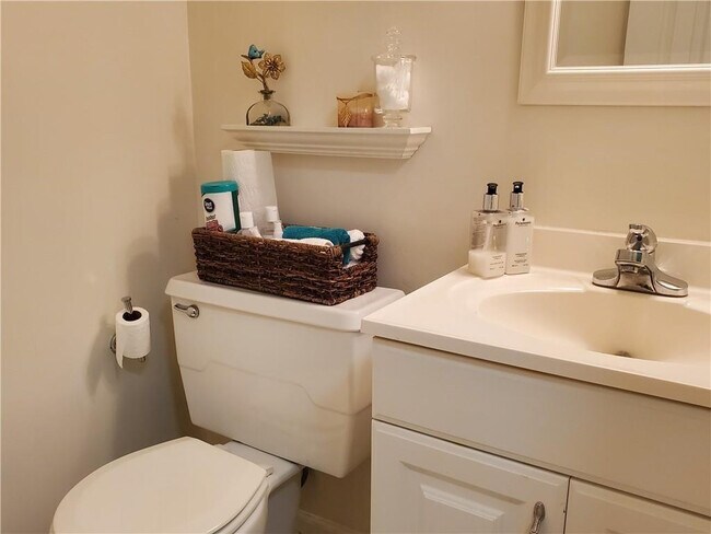 Building Photo - 2190 NE 68th St