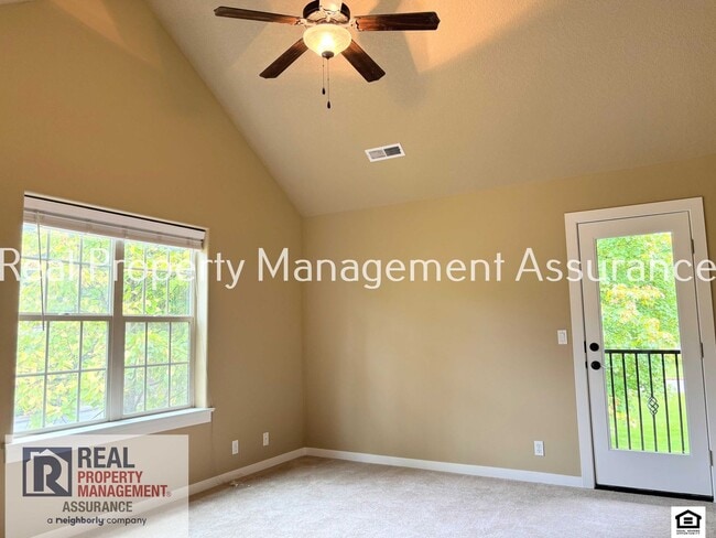 Building Photo - 14500 SW 6th St