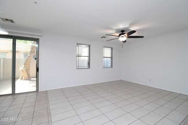 Building Photo - 8147 W Lynwood St