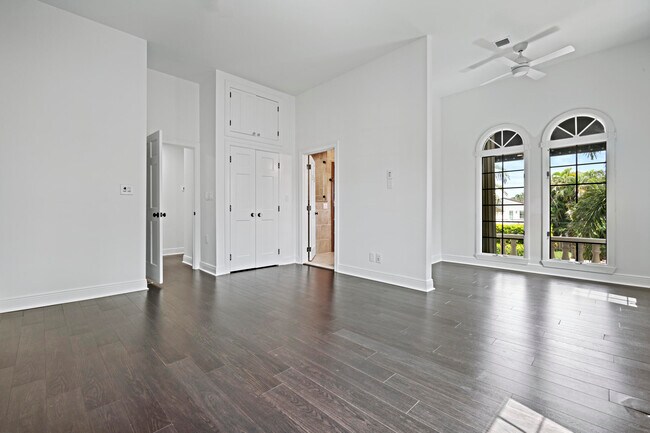 Building Photo - 1238 Vista Del Mar Dr N