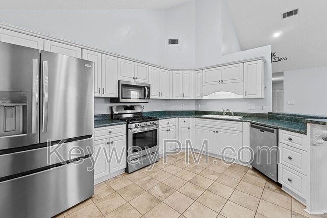 Building Photo - 4794 Orchard Hill Dr