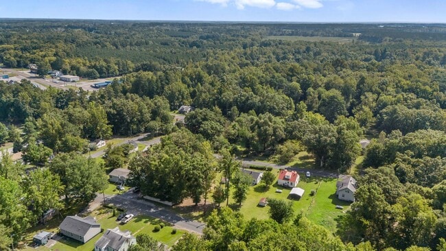 Building Photo - Newly Remodeled 3-Bedroom Home in Town of Blackstone!