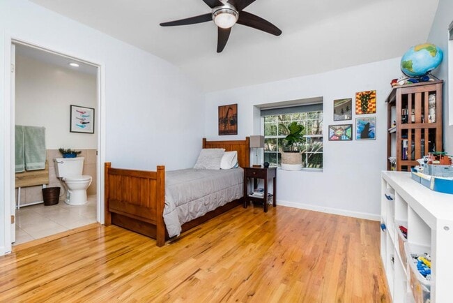 Building Photo - A charming 3-bedroom, 2.5 bath home in Don...