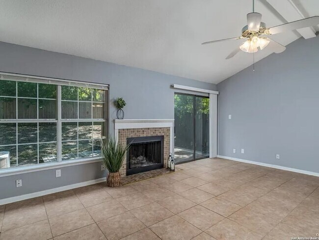 Building Photo - 3936 Heritage Hill Dr