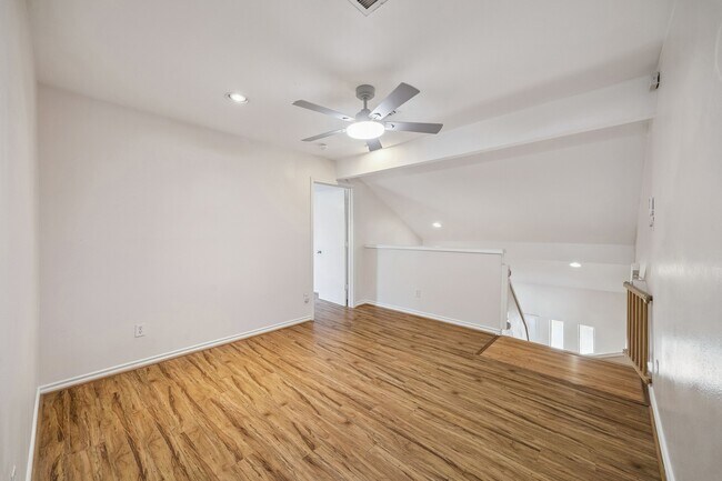 Building Photo - 10314 Olympia Dr