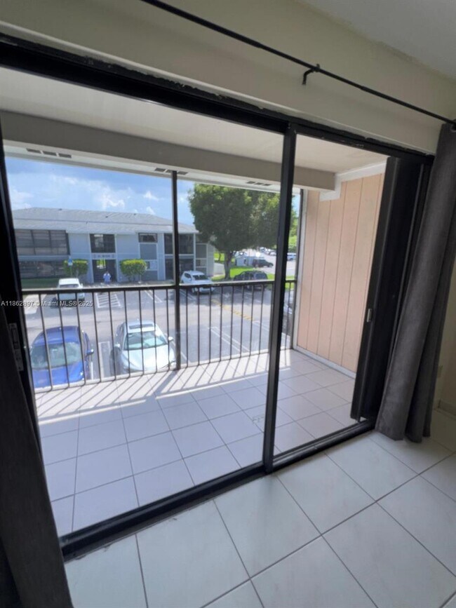 Building Photo - 9707 Hammocks Blvd