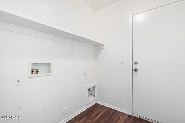 Building Photo - 8233 W Papago St