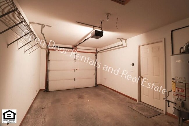 Building Photo - 1421 Fieldstone Dr