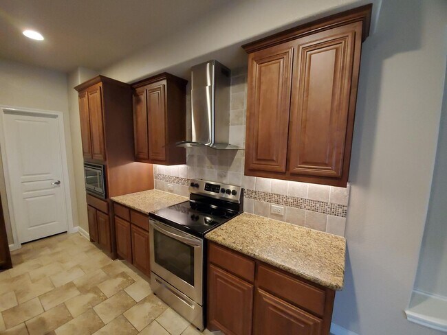 Building Photo - Beautiful Lavon home over 2600 sqft!