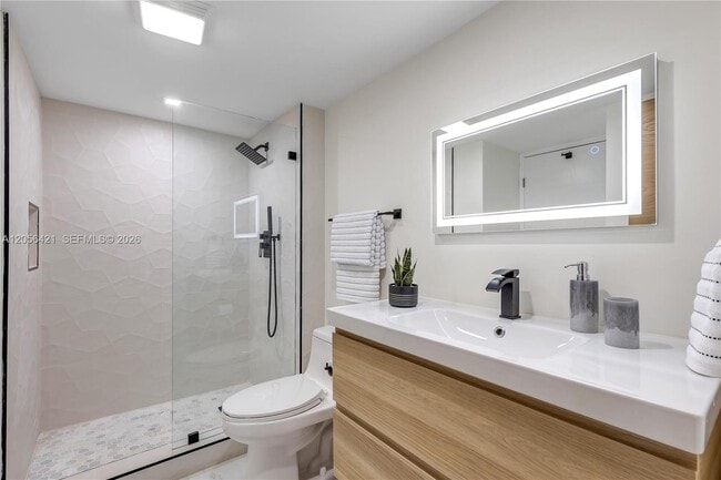 Building Photo - 20505 E Country Club Dr