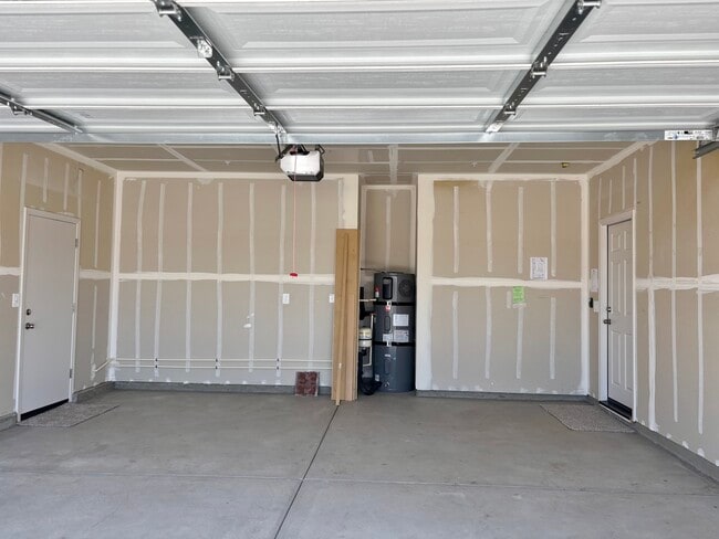Building Photo - 1732 Yukon Territory Ave