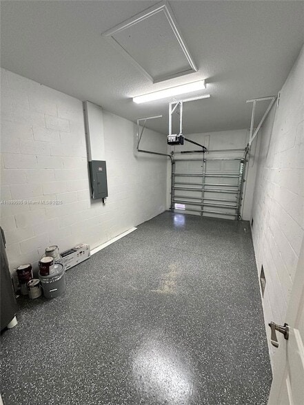 Building Photo - 10385 Port Everglades St