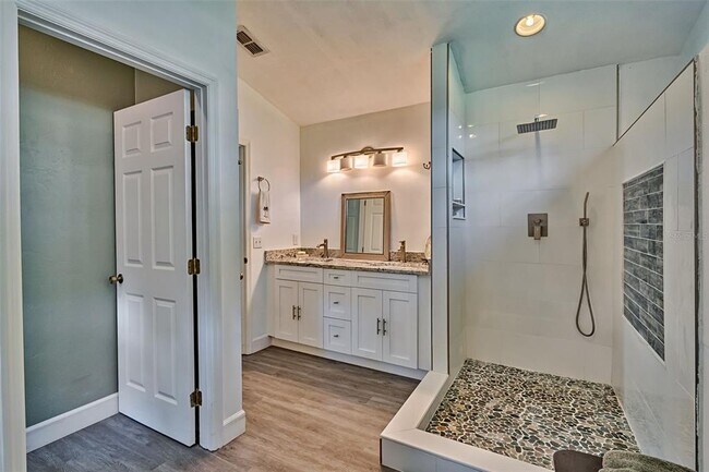 Building Photo - 6505 SW 135 Pl