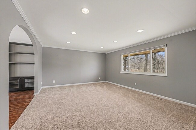 Building Photo - 2613 Rhapsody Dr