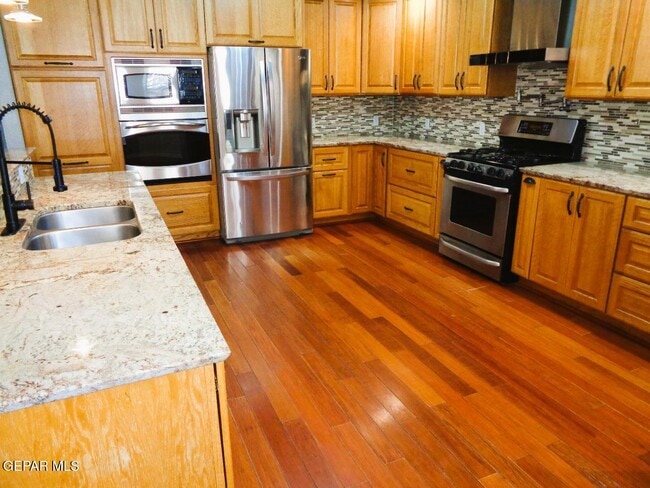 Building Photo - 2120 Greenlee Dr