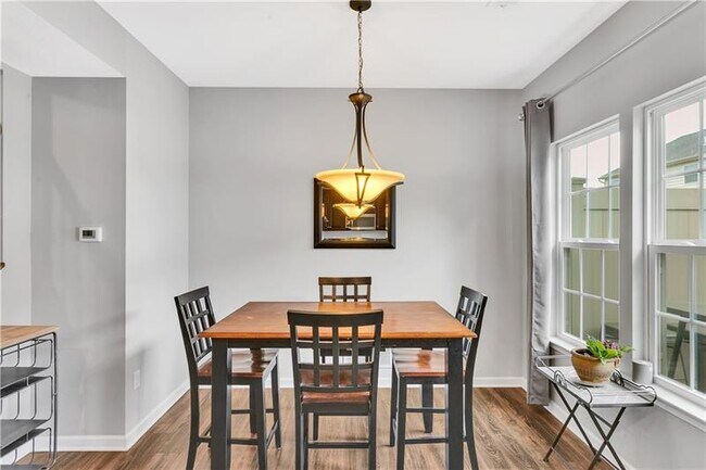 Building Photo - 1503 Pointe View Dr