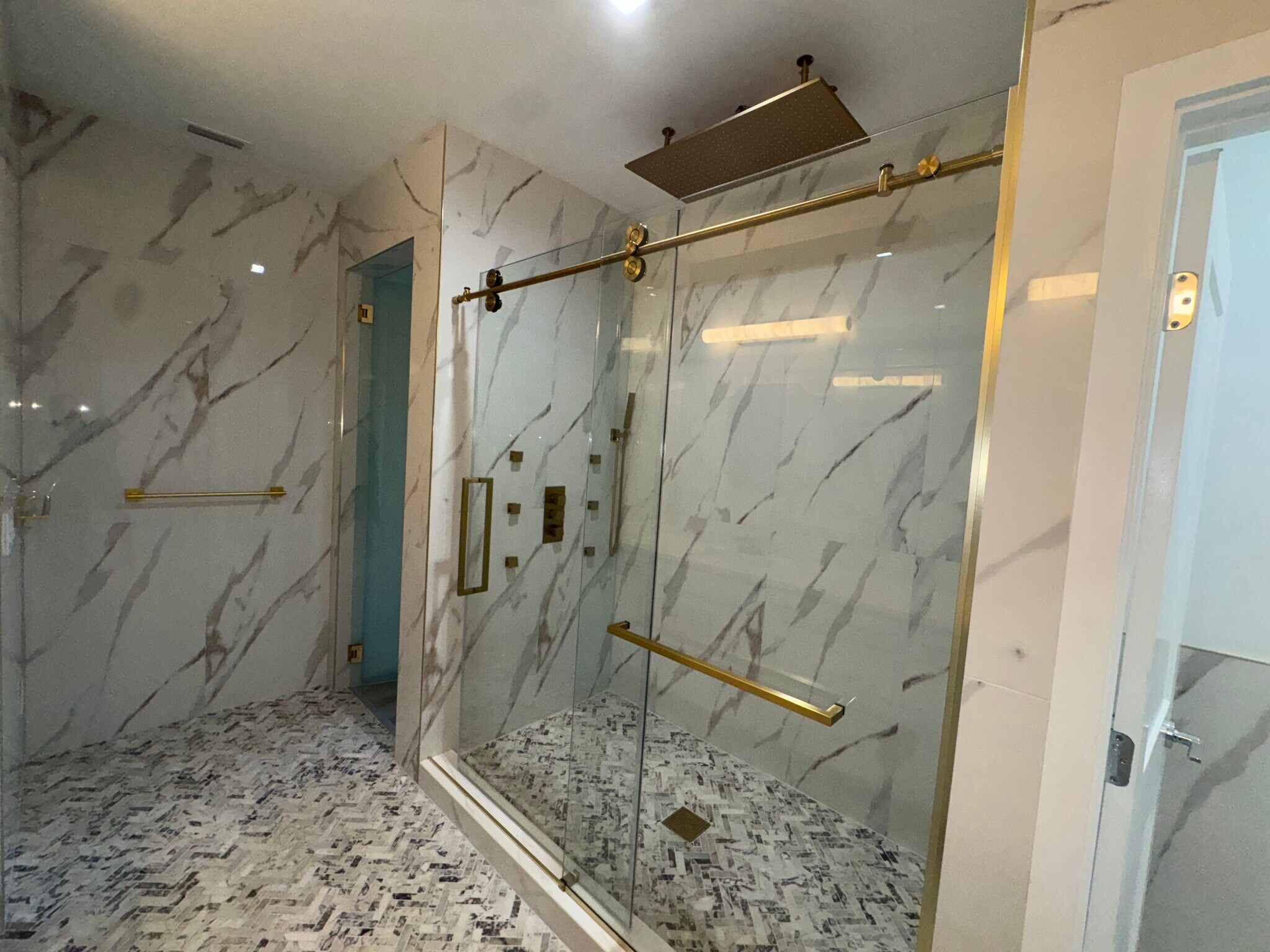 Master bath room - 10927 Salt Bay Way